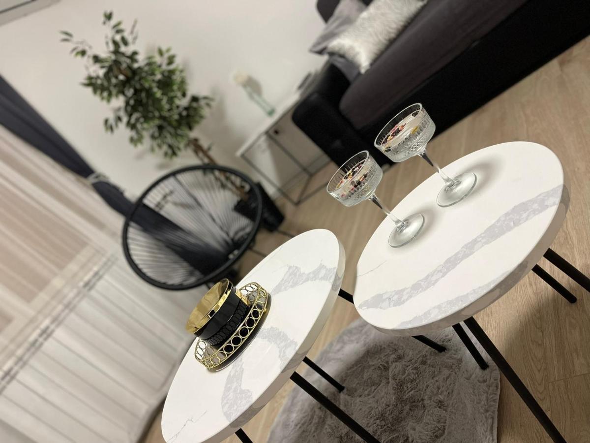 Apartman Gold Maris Appartement Karlovac Buitenkant foto