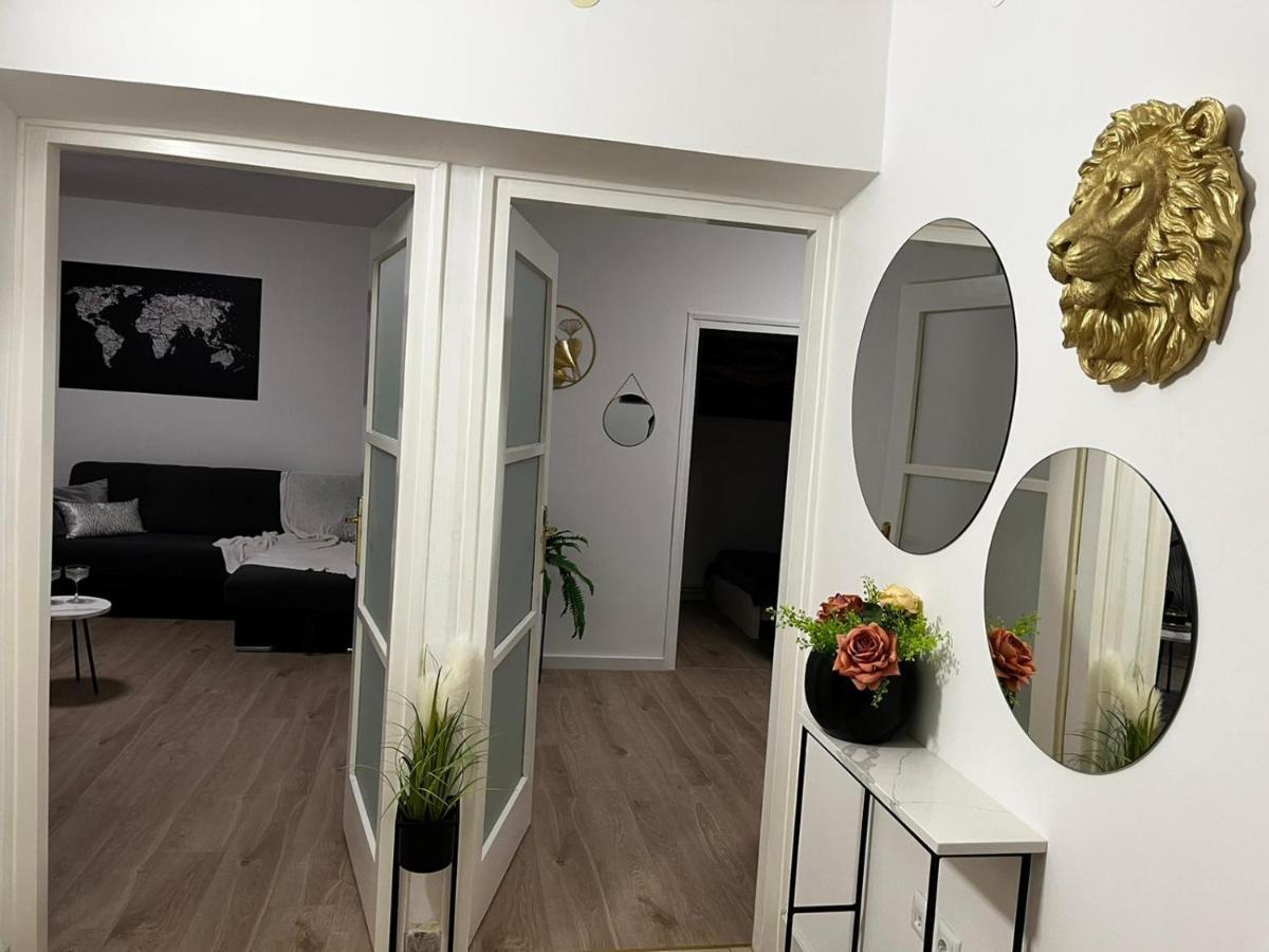 Apartman Gold Maris Appartement Karlovac Buitenkant foto